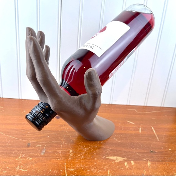 VinoGrace, Hand Sculpture Wine Bottle Holder,Cantilever Bottle Holder - Picture 3 of 10